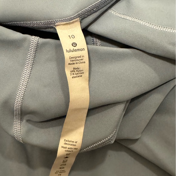 Gently used Lululemon leggings Size 10. - Picture 3 of 3